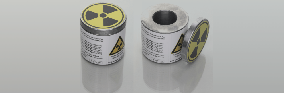 Lead containers for the storage of naturally radioactive samples